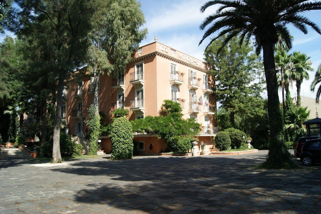 Hotel Paradiso Dell'etna 4*